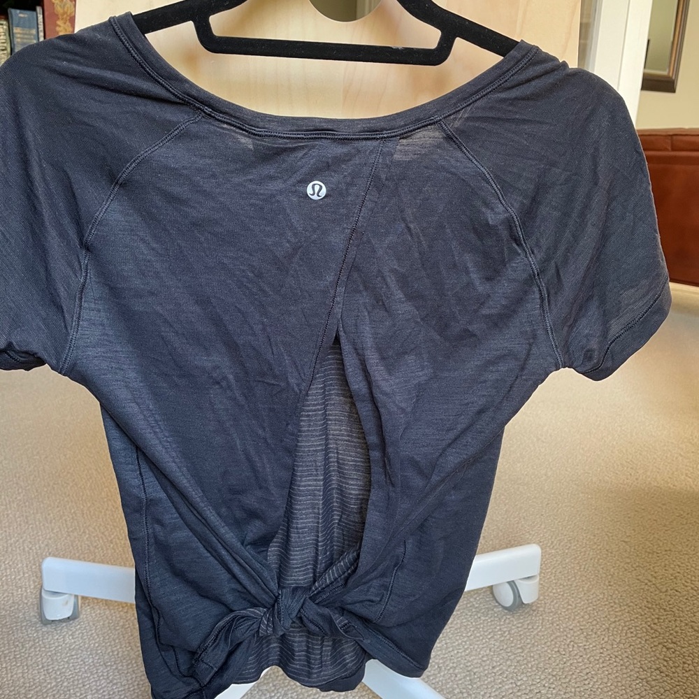 Reversible, tight knot tank from Lululemon